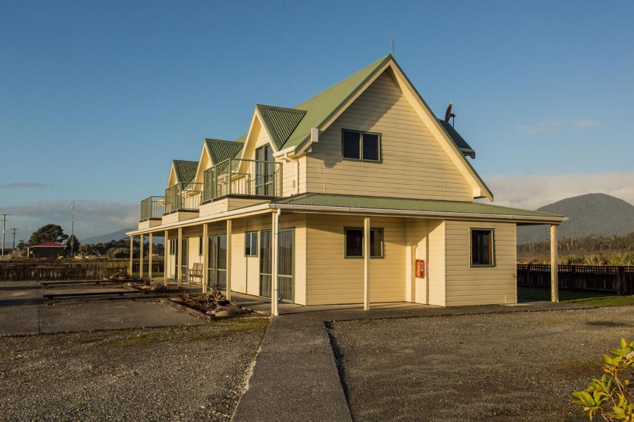 Haast Beach Motel Экстерьер фото