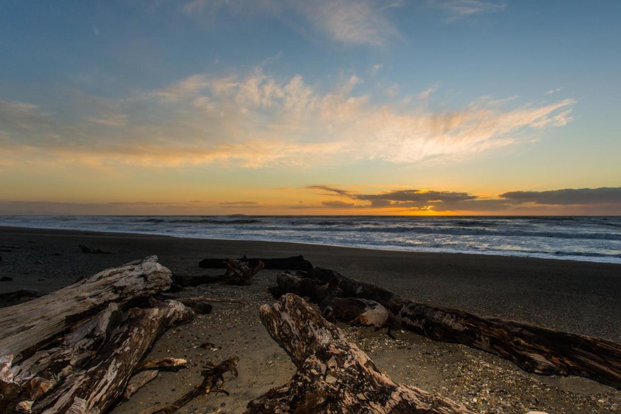 Haast Beach Motel Экстерьер фото