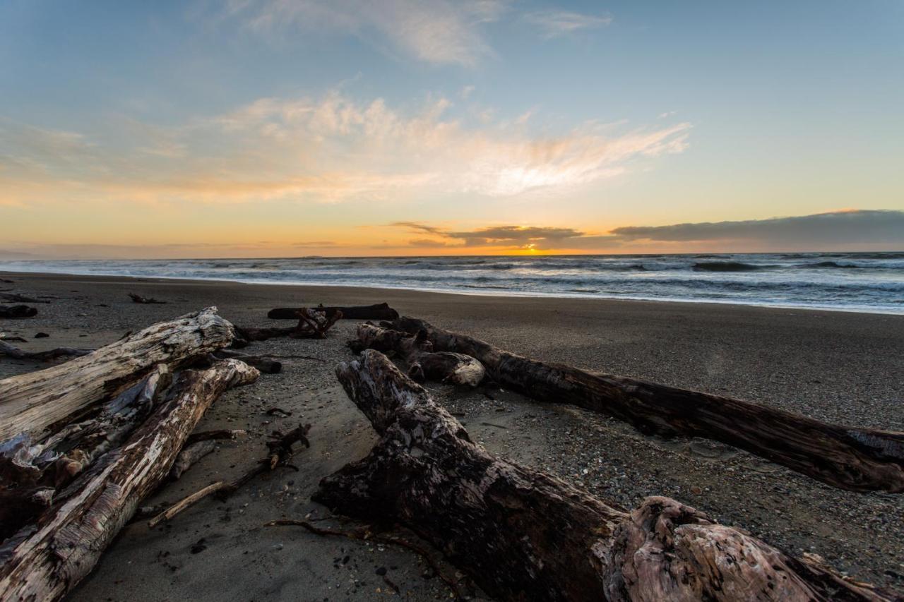 Haast Beach Motel Экстерьер фото