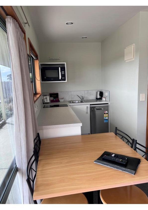 Haast Beach Motel Экстерьер фото